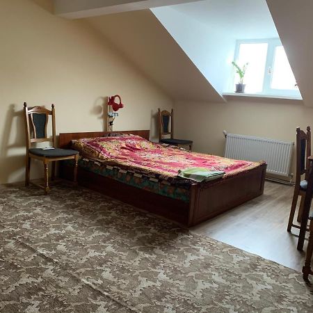 Затишна Оселя / Уютные Апартаменты / Cosy Home Lviv Bagian luar foto